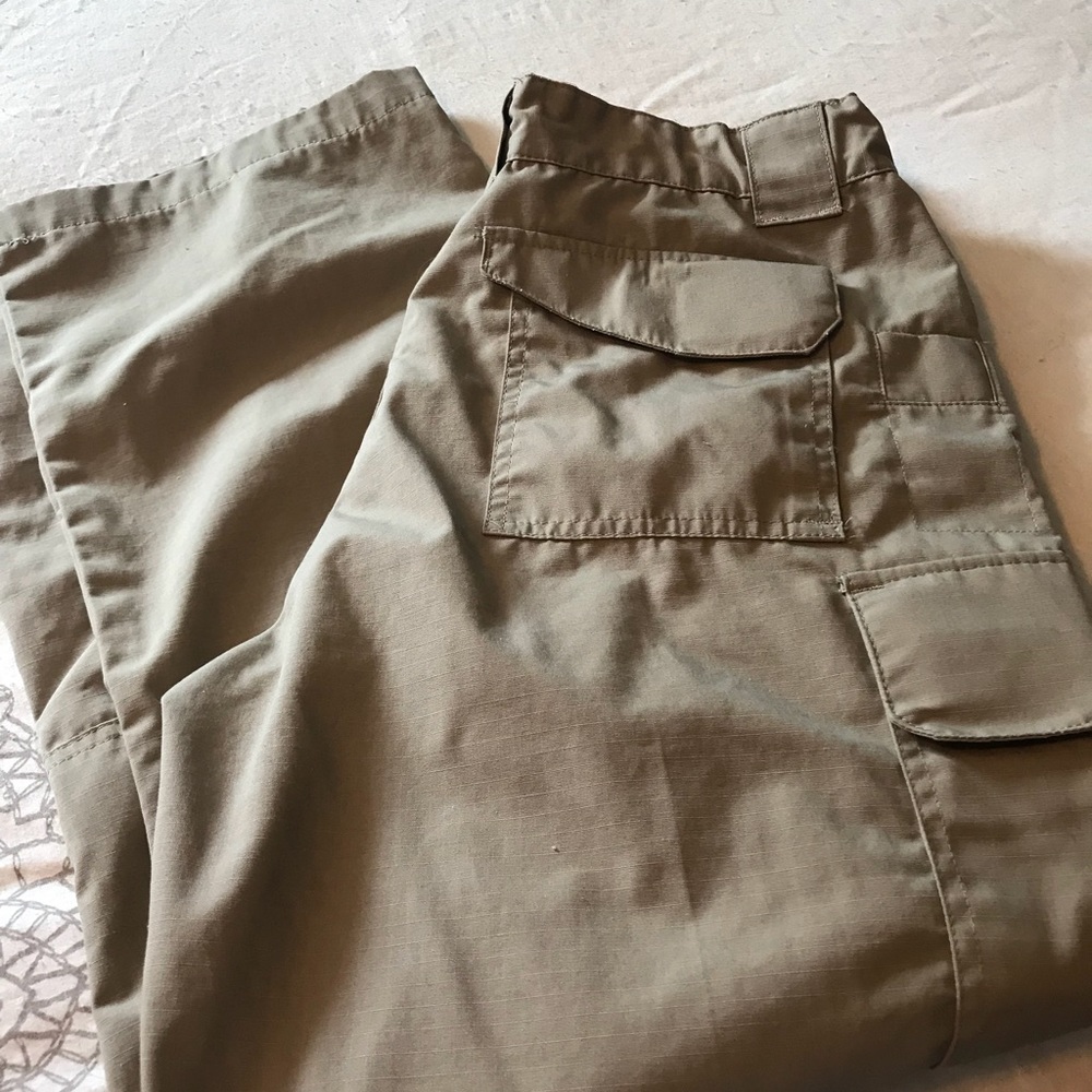 Women’s Tactical/Cargo Pants BNWOT